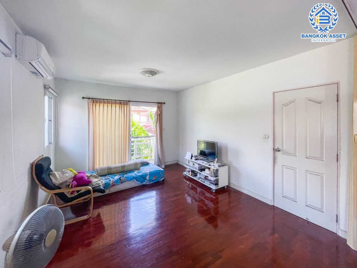 บ้านเดี่ยวมือสอง นนทบุรี ม.ภัสสร14 บางใหญ่ เนื้อที่กว้างขวางมากถึง 52.90 ตร.ว. ฟังก์ชัน 3 ห้องนอน 2 ห้องน้ำ 1 ที่จอดรถ บ้านสภาพสวย พร้อมเข้าอยู่ โครงการอยู่ติดถนนใหญ่ เข้า-ออกสะดวก ใกล้เซ็นทรัลเวสต์เกต เดินทางเพียง 10 นาทีถึงจุดขึ้นทางด่วน "ศรีรัช" จองเลย!...